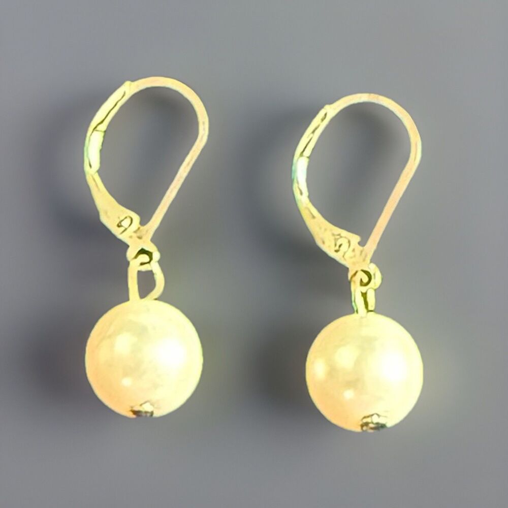 Vintage Women's Faux Pearl Earrings Dangle Ivory Gold tone Pierced